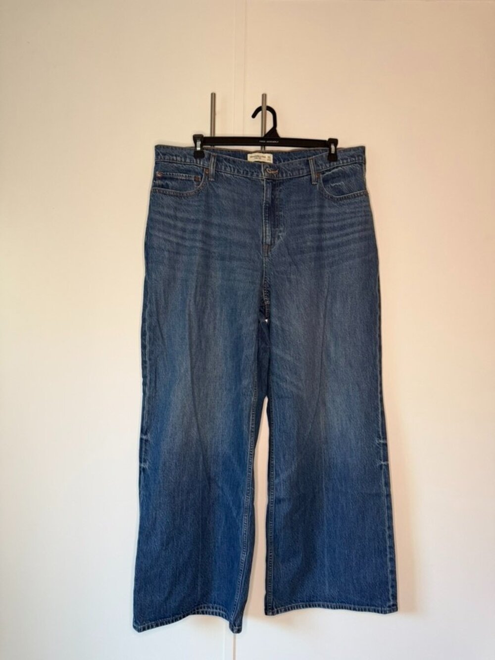 Abercrombie & Fitch Jean - High Rise Wide Leg Jean